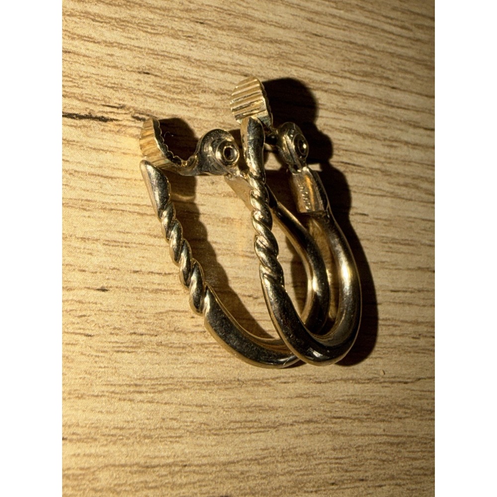 Monet‎ Gold Tone Clip On Earrings Hoop Tear Drop Twist Vintage